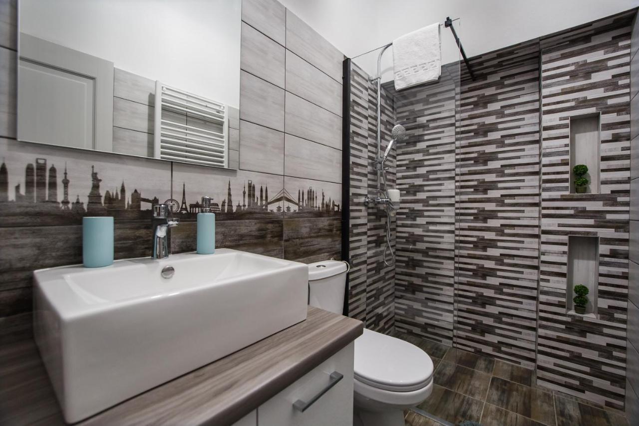 Stunning, Newly Renovated Central Apartment Oradea Zewnętrze zdjęcie