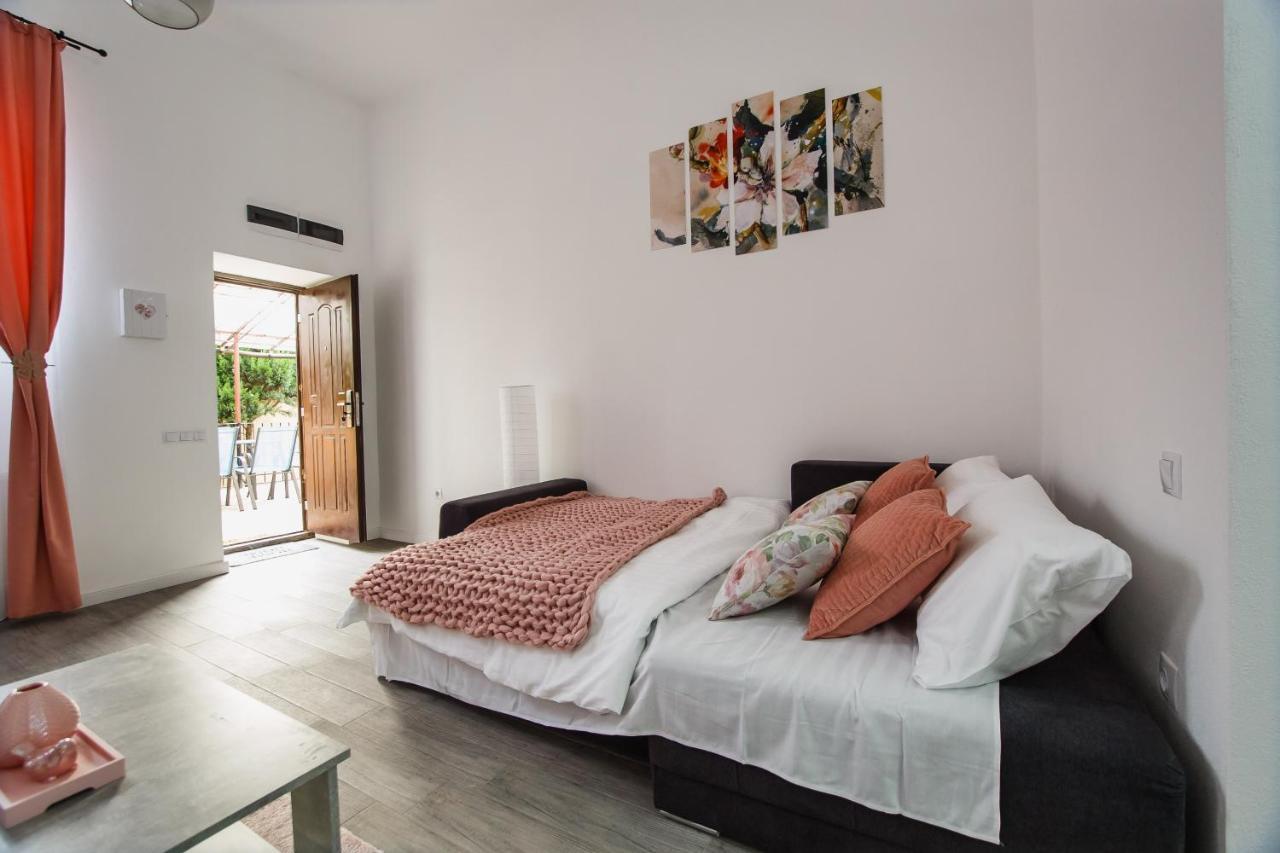 Stunning, Newly Renovated Central Apartment Oradea Zewnętrze zdjęcie